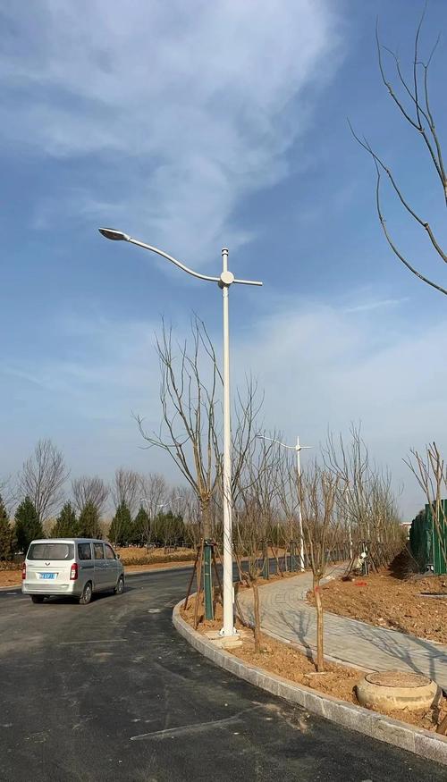 高杆灯:城市的守护者与指引者